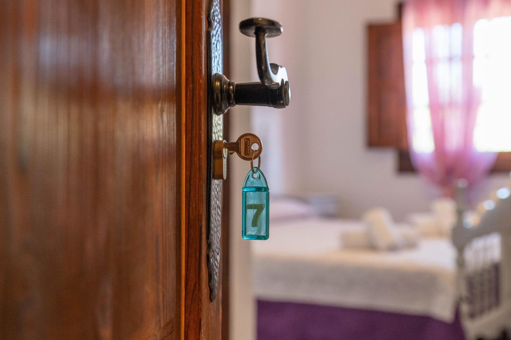 El Abuelo Hotel Guaro Eksteriør billede